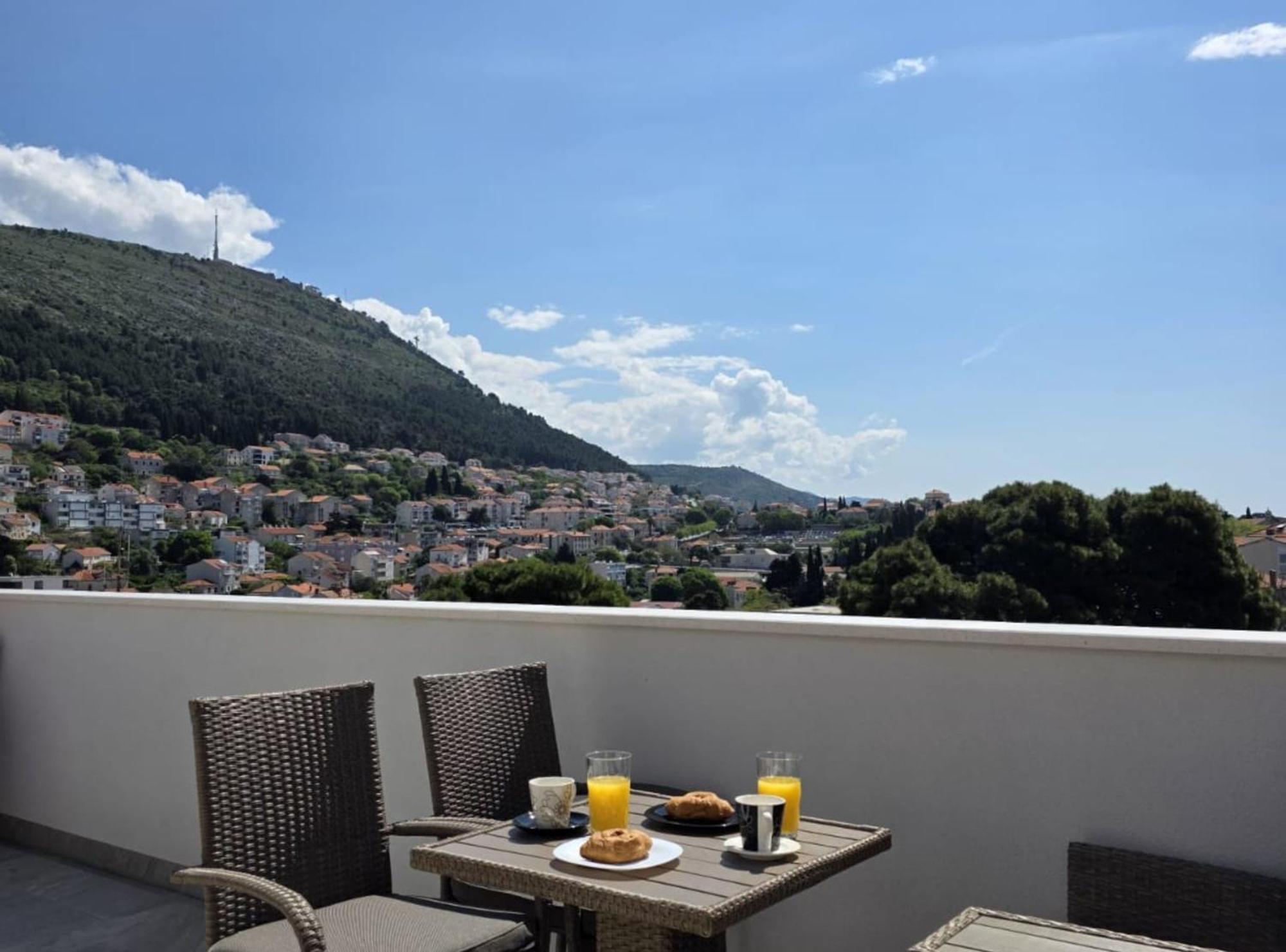 Apartment Penthouse Dijana *
